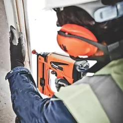 Refurb Paslode IM65 F16 63mm 7.4V 1 x 2.1Ah Lithium Second Fix Cordless Gas Nail Gun 7 Refurb Paslode IM65 F16 63mm 7.4V 1 x 2.1Ah Lithium Second Fix Cordless Gas Nail Gun -Collated Nails Shop 143RY A3