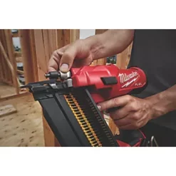 Milwaukee M18FFN21-0C 3.7mm 18V Li-Ion RedLithium Brushless First Fix Cordless Nail Gun - Bare -Collated Nails Shop 185XH A4