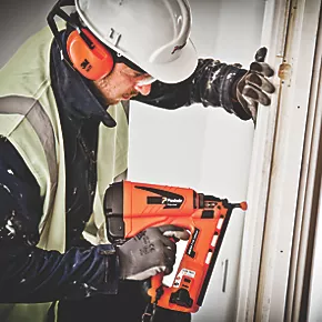 Refurb Paslode IM65A F16 63mm 7.4V 1 x 2.1Ah Lithium Second Fix Cordless Gas Nail Gun 4 Refurb Paslode IM65A F16 63mm 7.4V 1 x 2.1Ah Lithium Second Fix Cordless Gas Nail Gun - Image 4